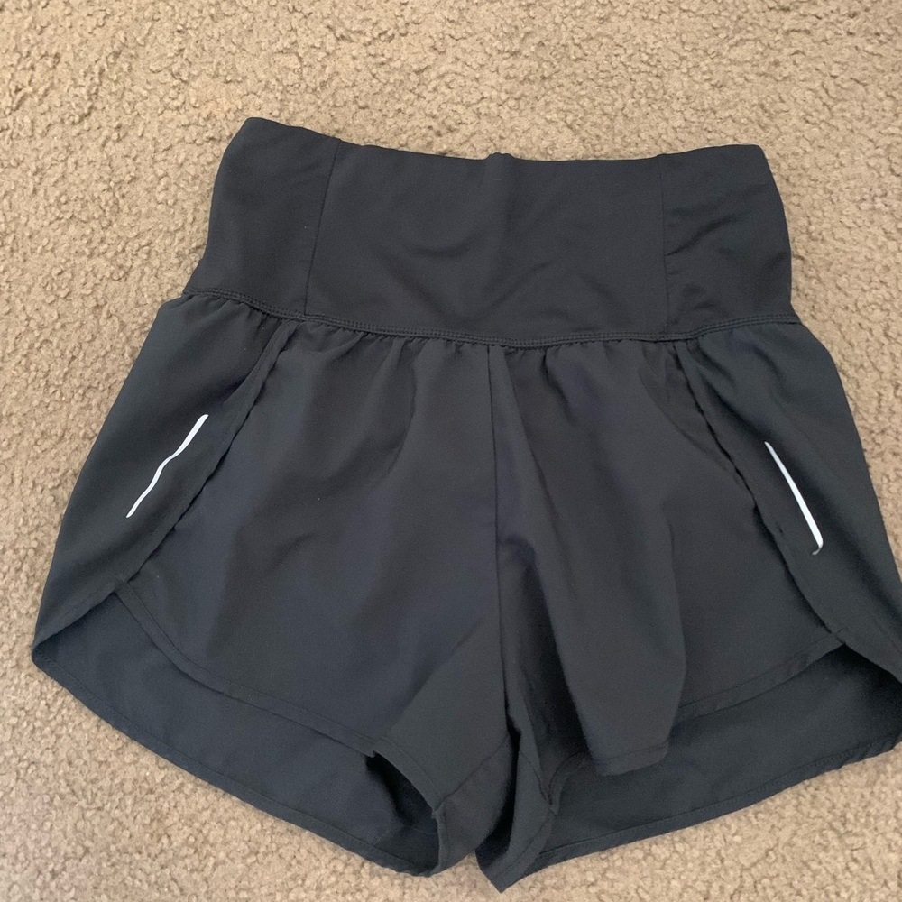 High rise all in motion shorts